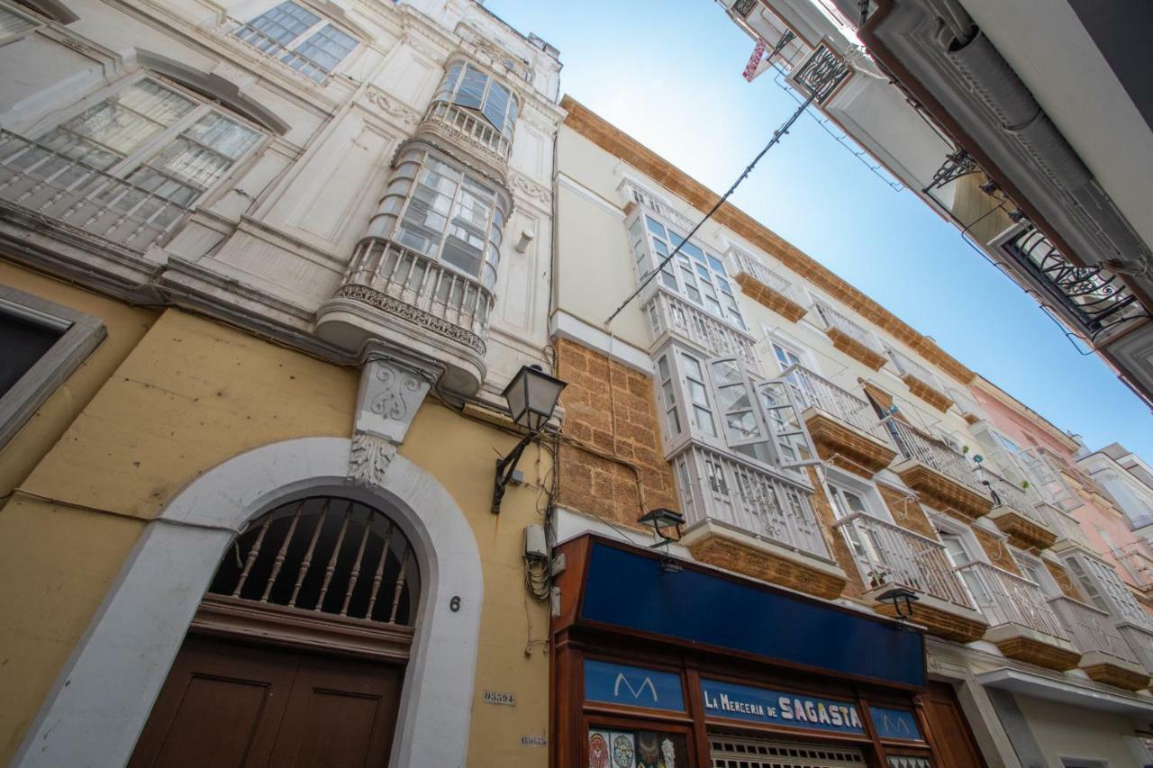 Del Arqueólogo De Cádiz