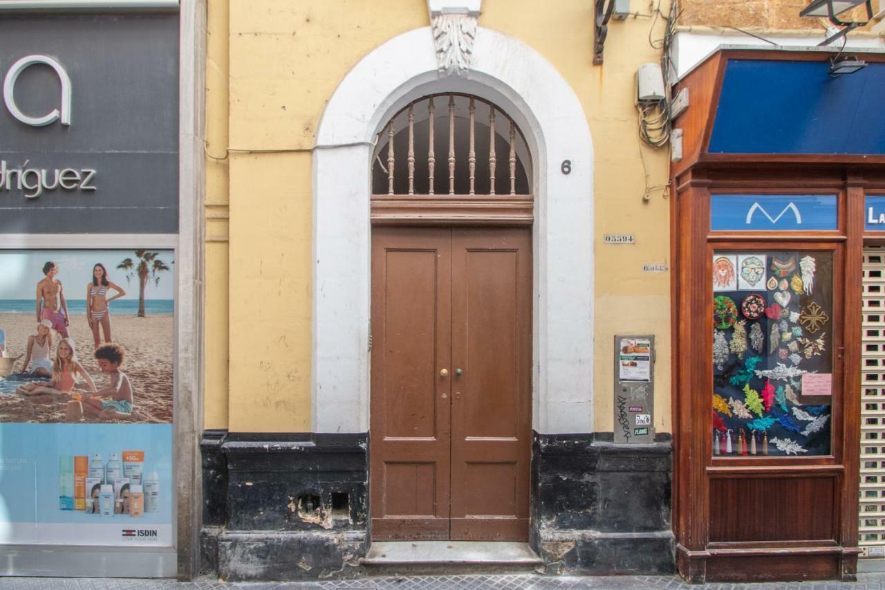Del Arqueólogo De Cádiz