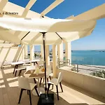 Plaza Mina Suites