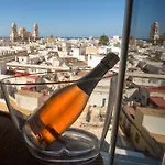 Plaza Mina Suites